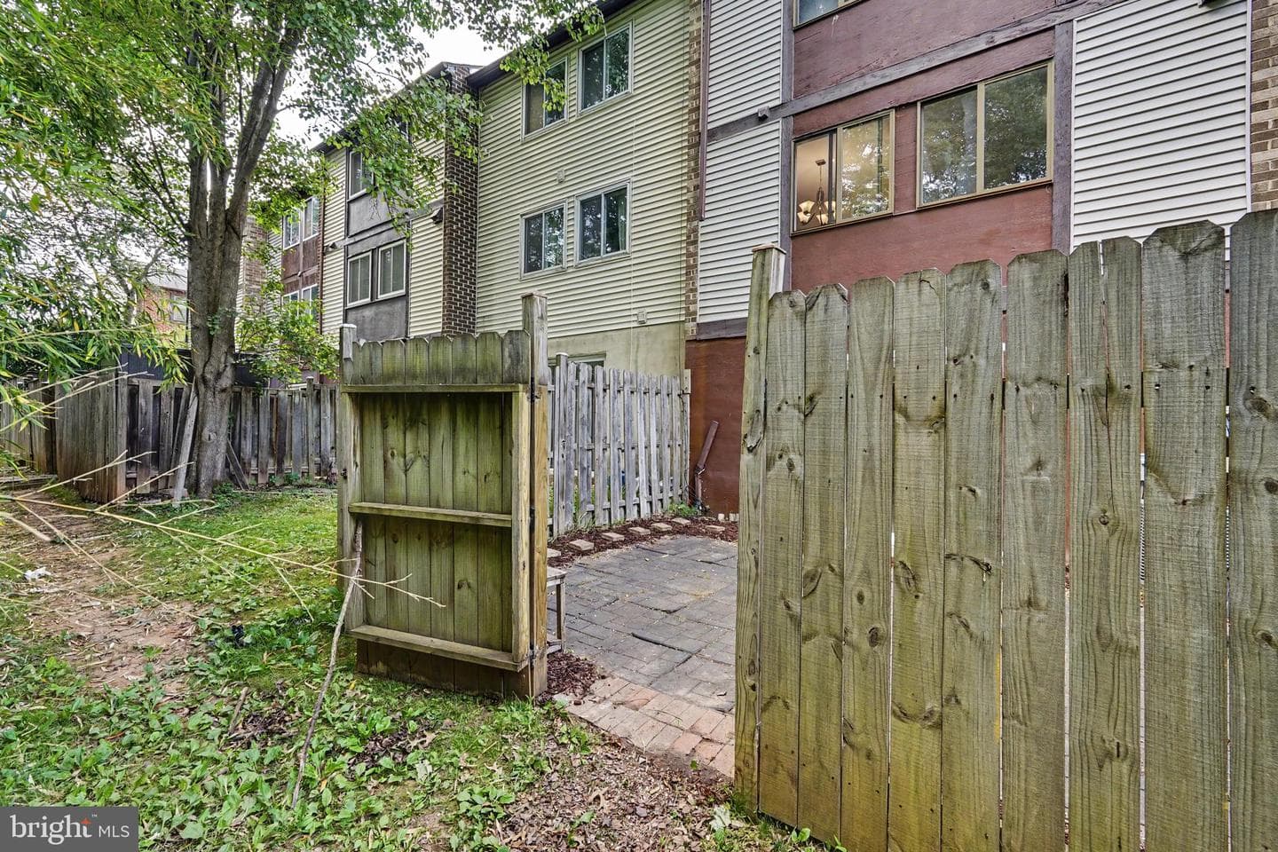 610 Giles Place photo 28