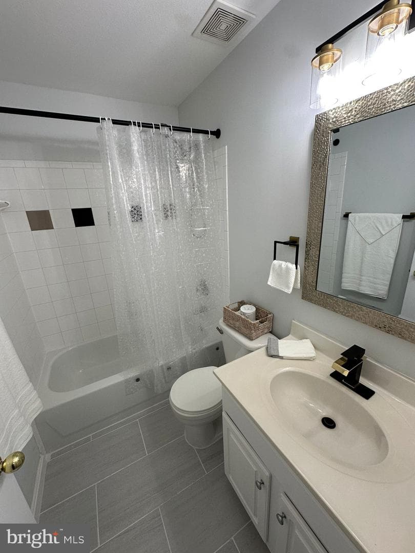 43577 Patching Pond Square photo 22