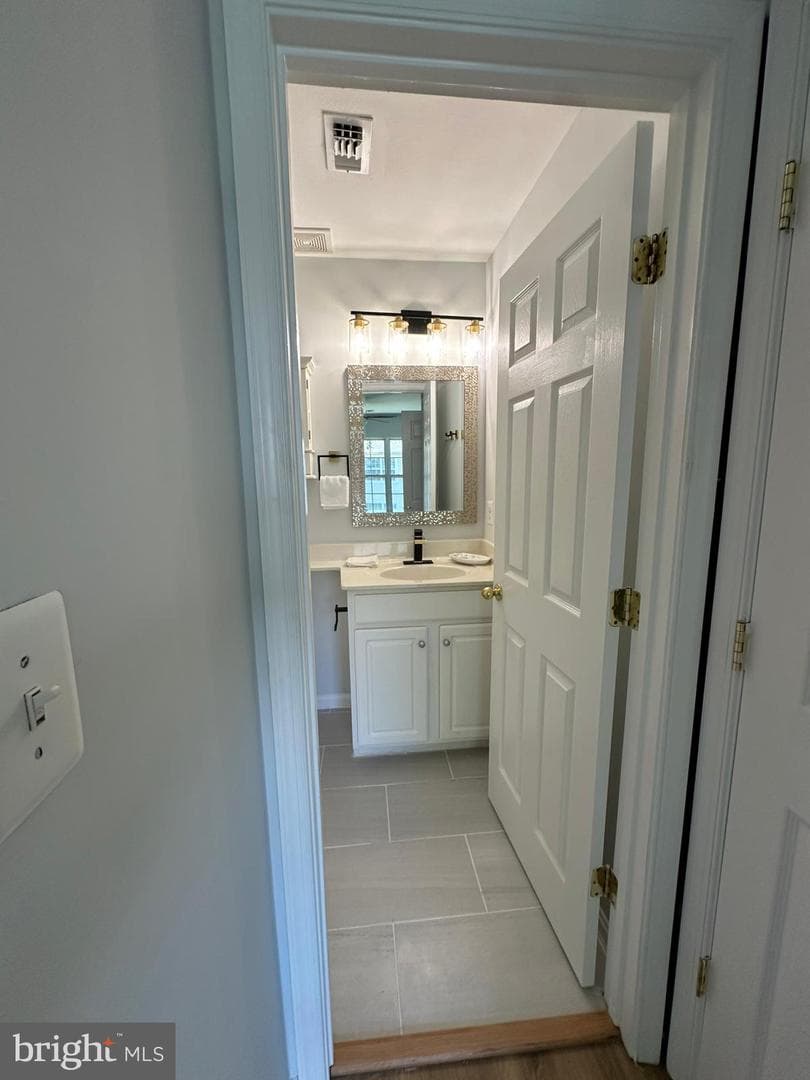 43577 Patching Pond Square photo 27