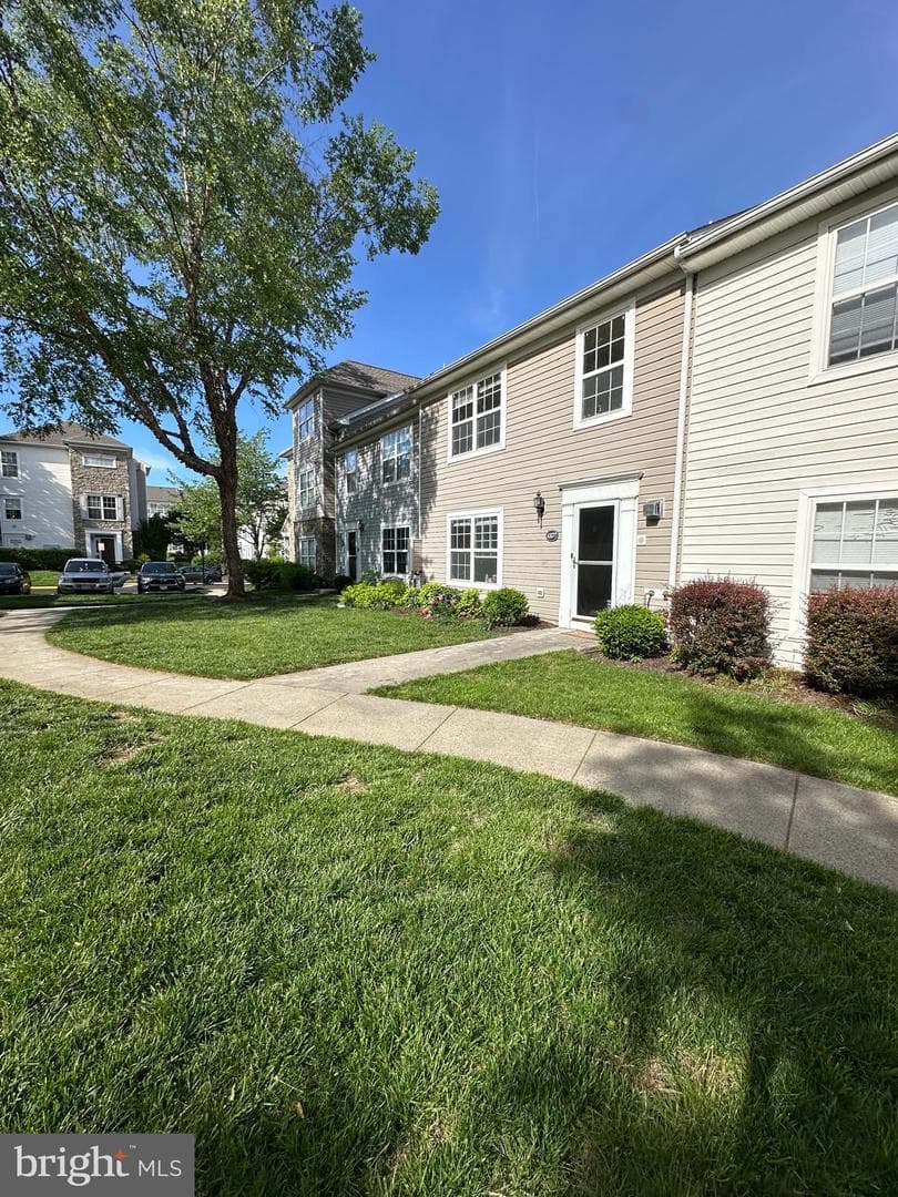 43577 Patching Pond Square photo 6