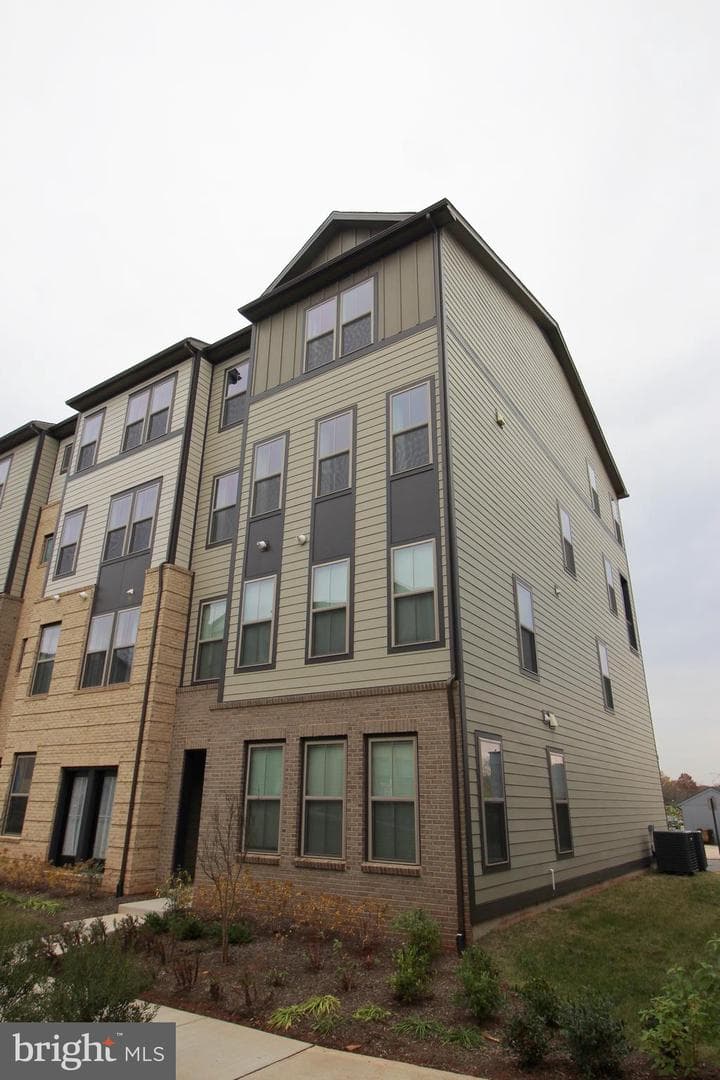 45942 Raven Terrace, Sterling