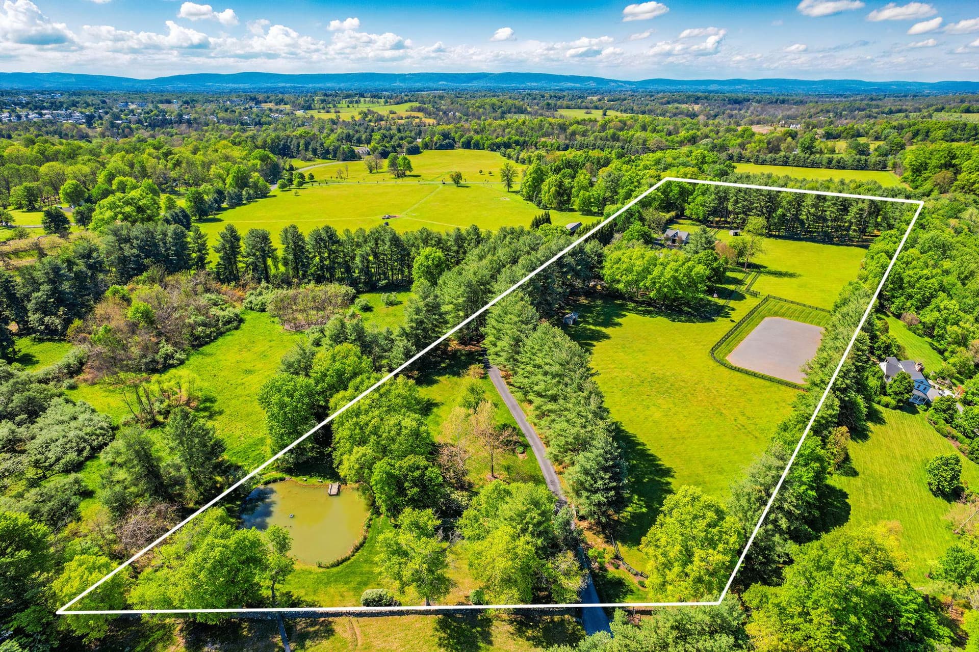 23559 Parsons Road, Middleburg