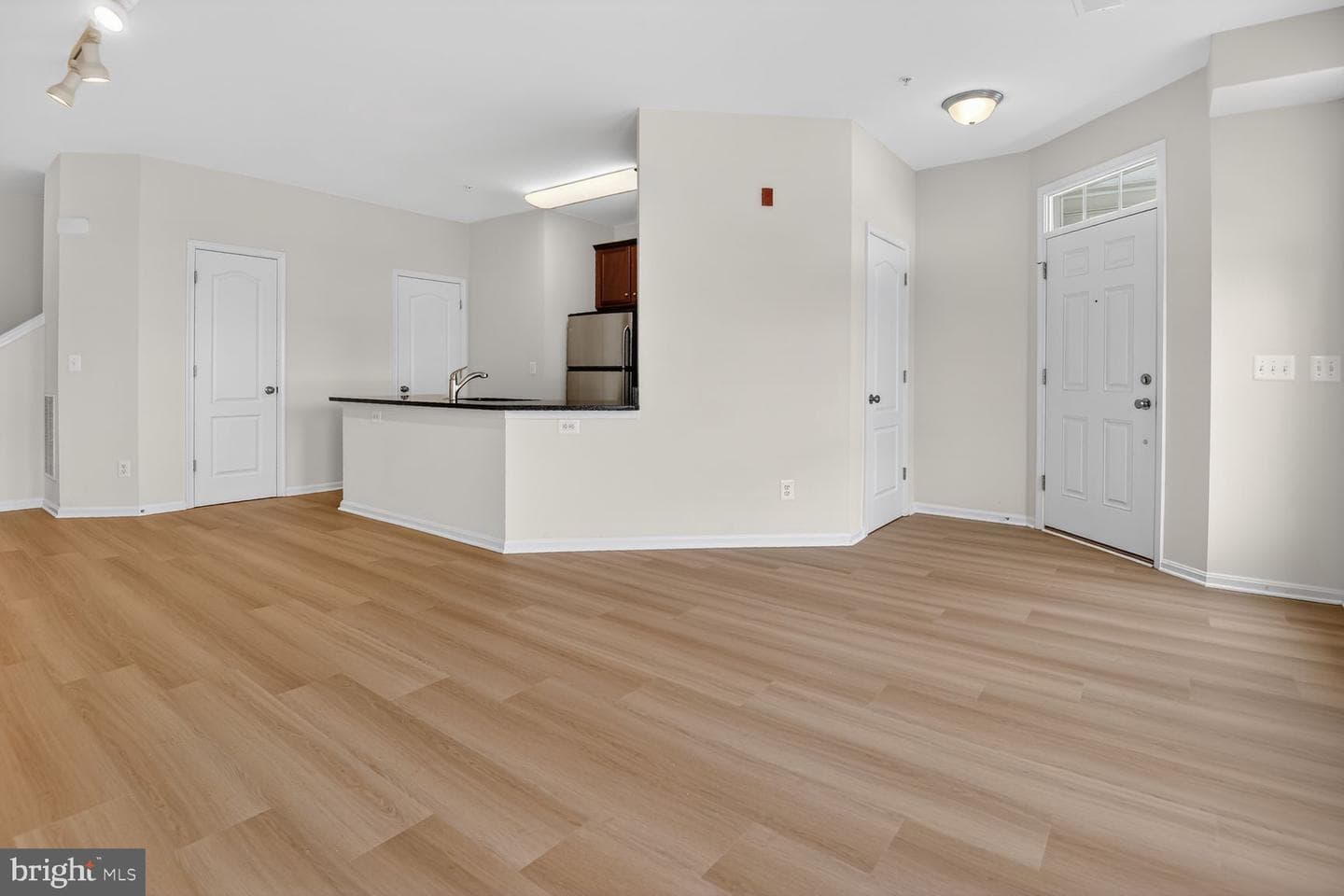 24690 Byrne Meadow Square photo 4
