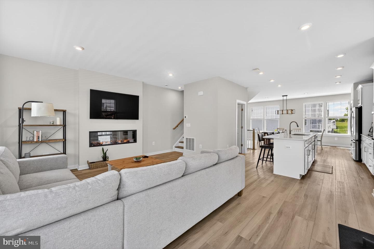 42478 Invergordon Terrace photo 9