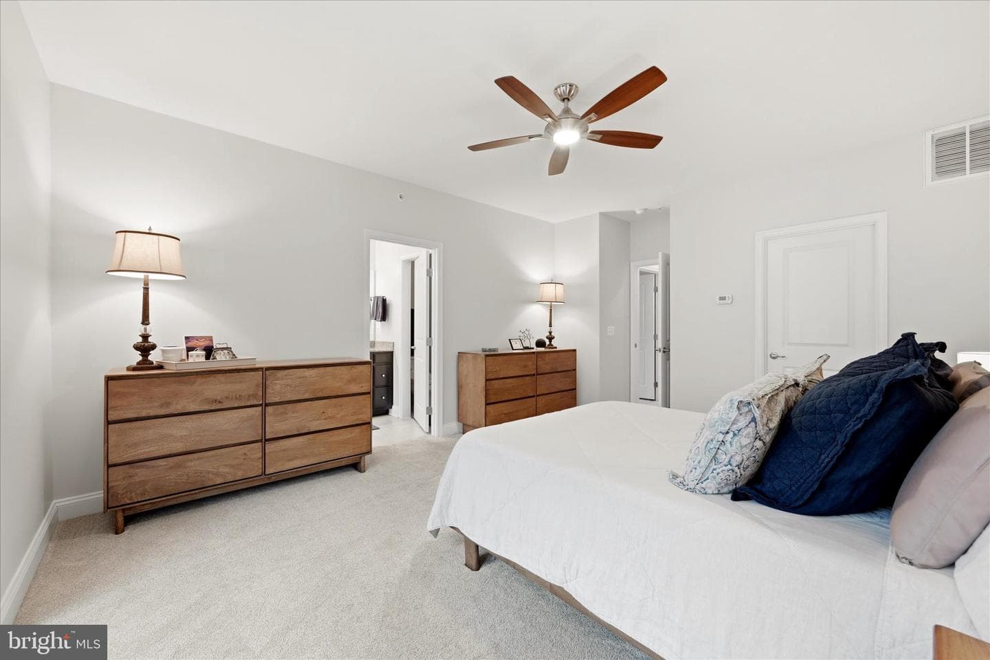 402 Haupt Square SE photo 26