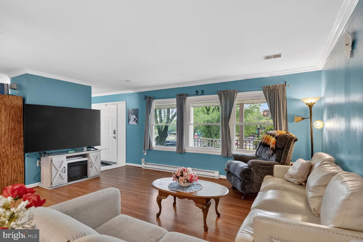 1305 N Sterling Boulevard photo 4