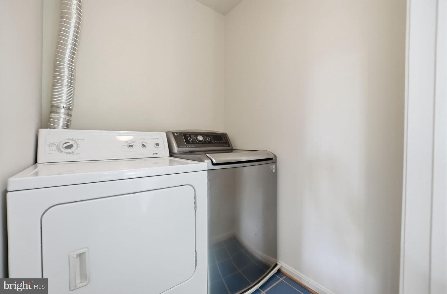 802 Ferndale Terrace NE photo 27