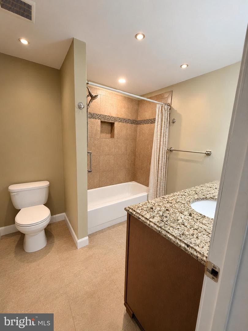 304 N Sterling Boulevard photo 11