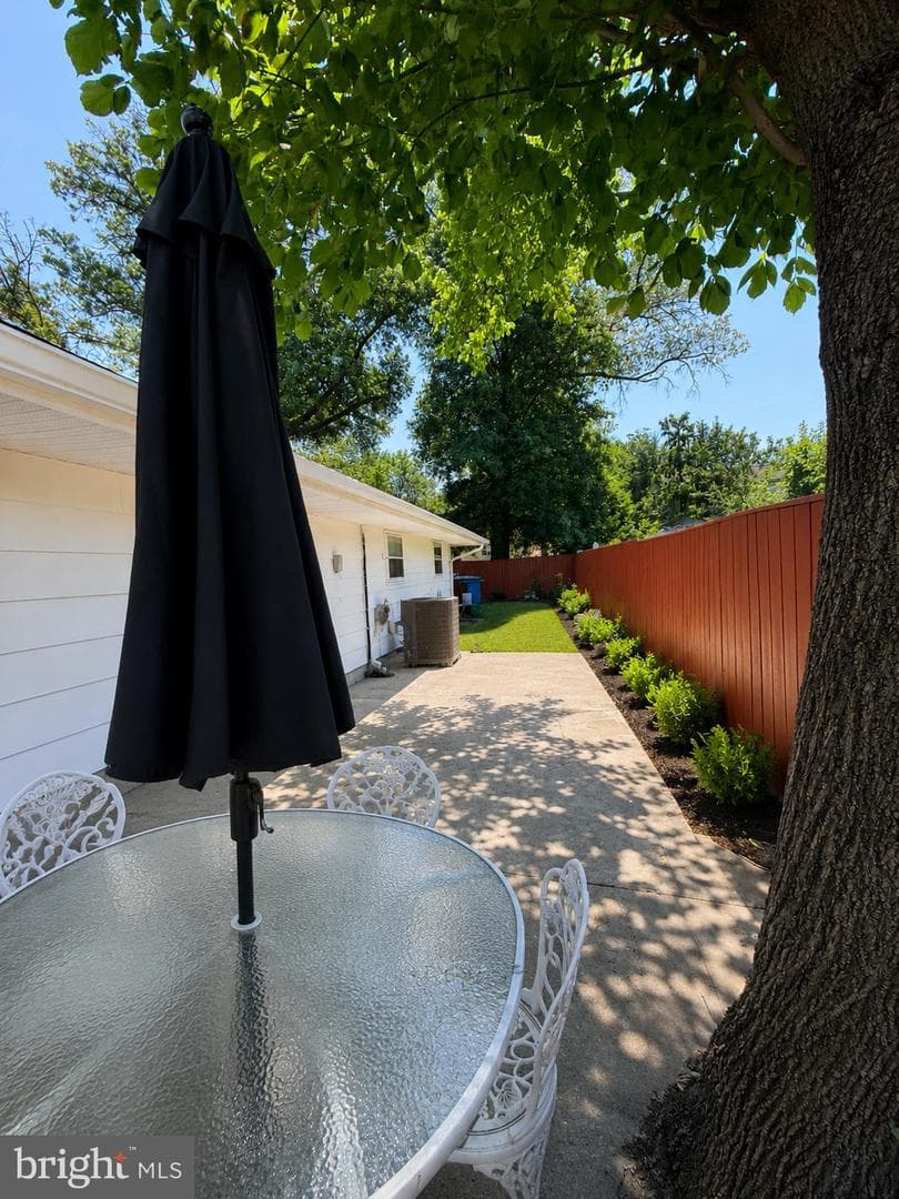 304 N Sterling Boulevard photo 14