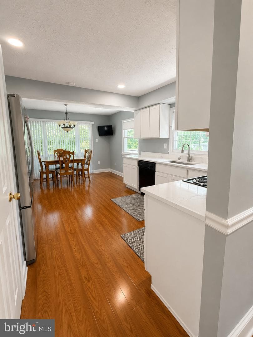 304 N Sterling Boulevard photo 7