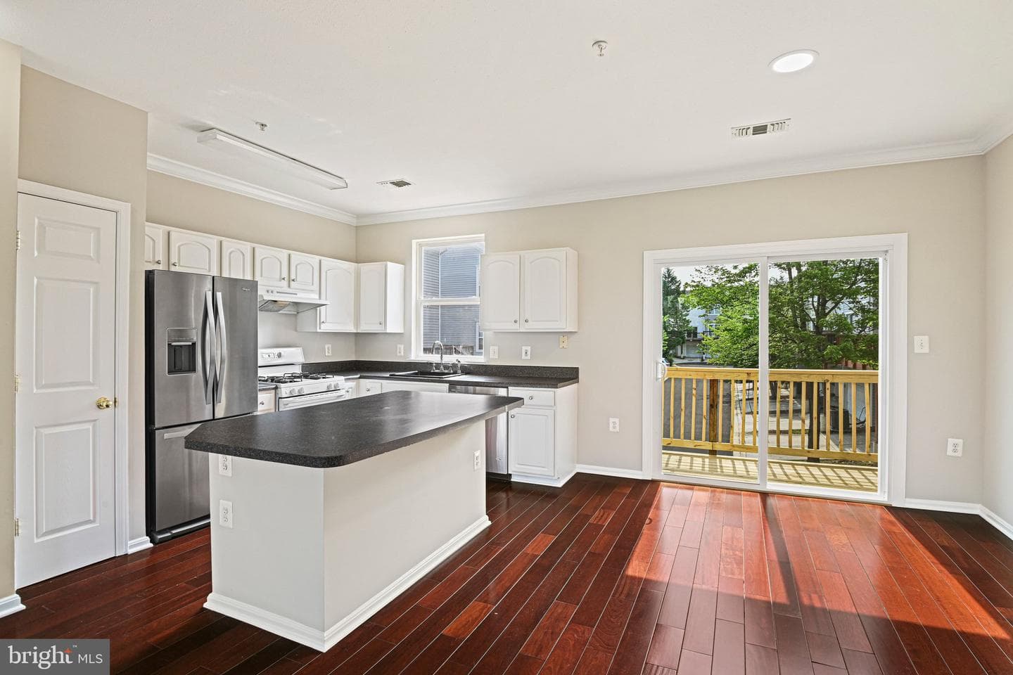 21792 Jarvis Square photo 11