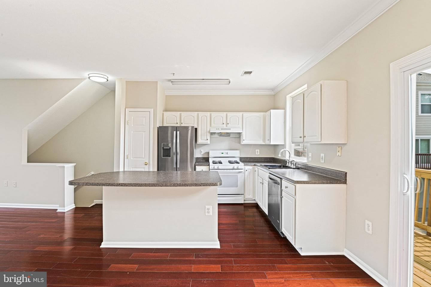 21792 Jarvis Square photo 12