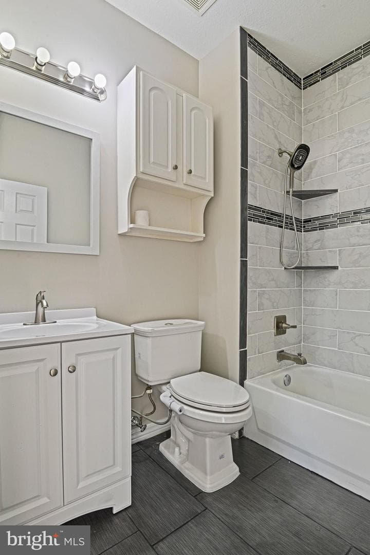 21792 Jarvis Square photo 30