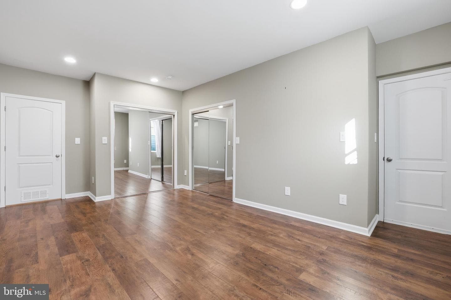 25209 Eisenhower Drive photo 57
