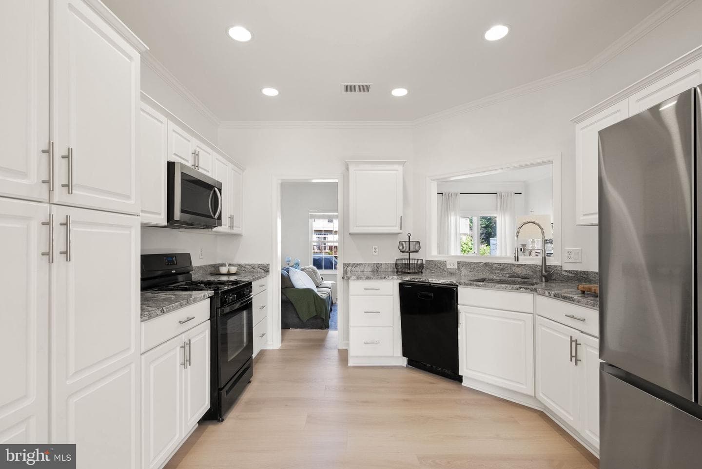 257 Golden Larch Terrace NE photo 9