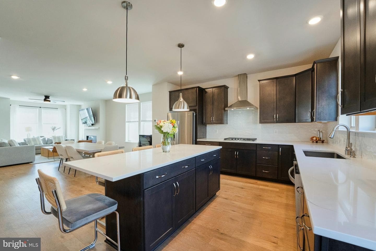 813 Sawback Square NE photo 11