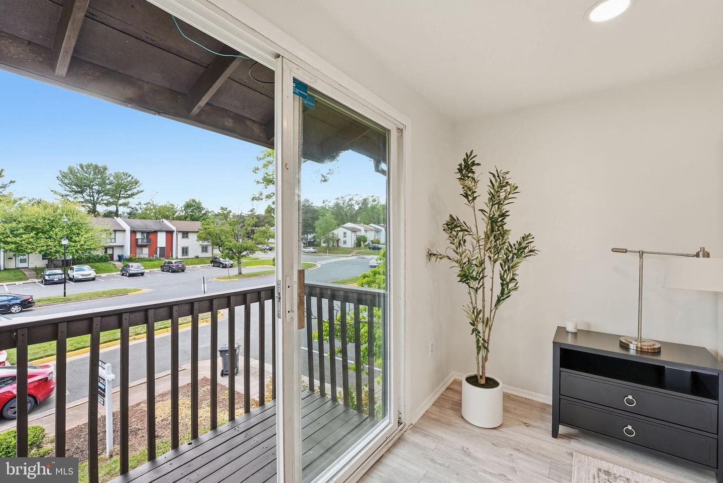 208 Willow Ter photo 12