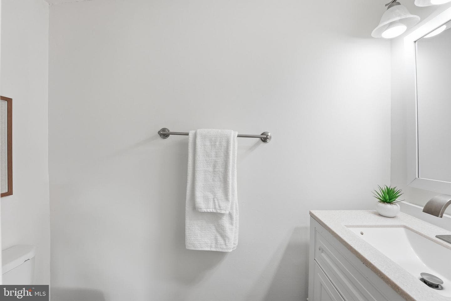 208 Willow Ter photo 16