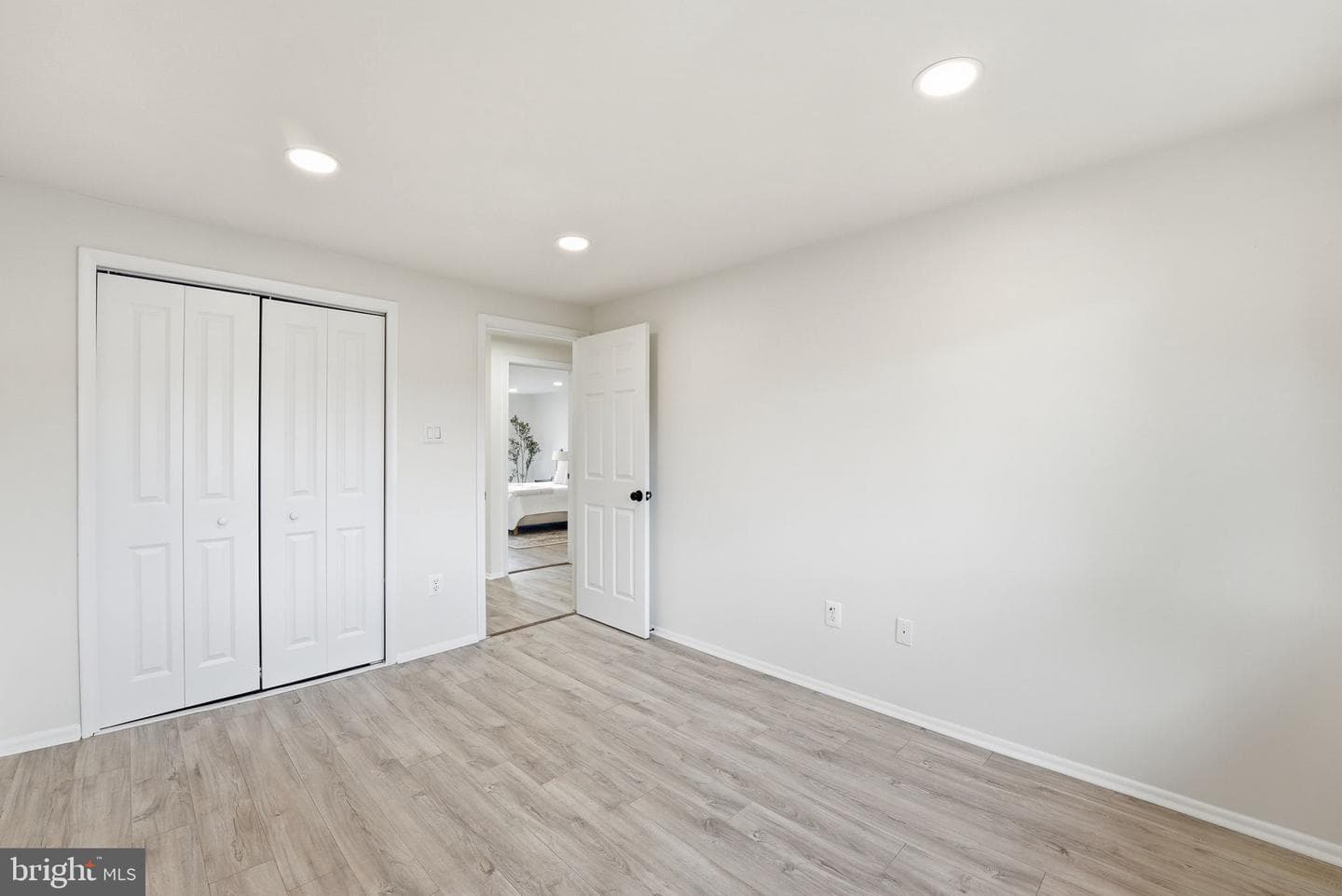 208 Willow Ter photo 22