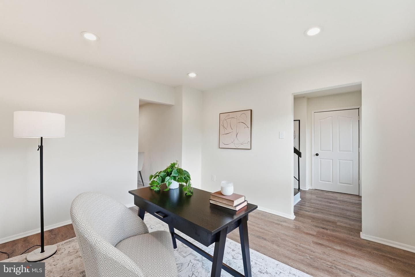 208 Willow Ter photo 5