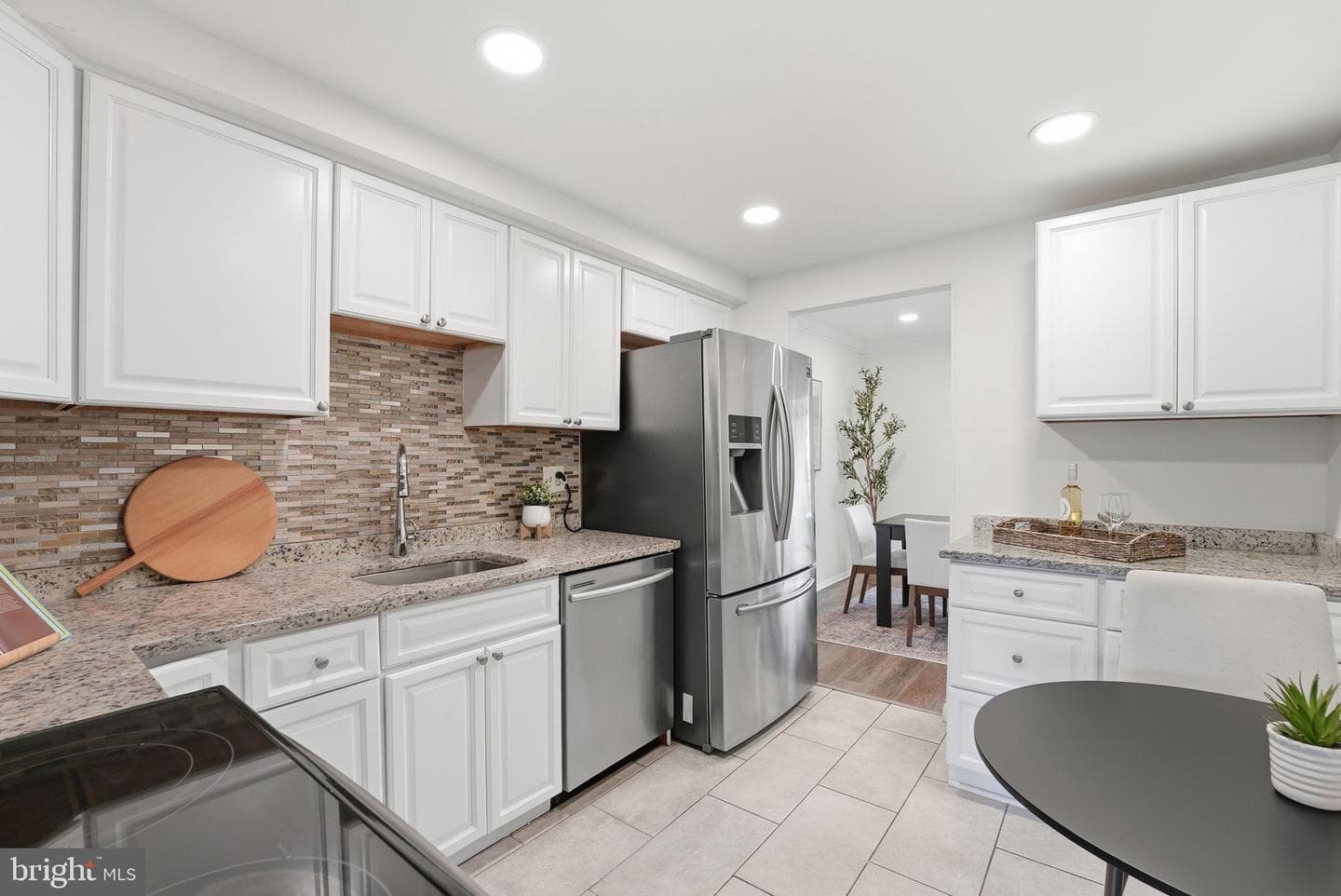 208 Willow Ter photo 6