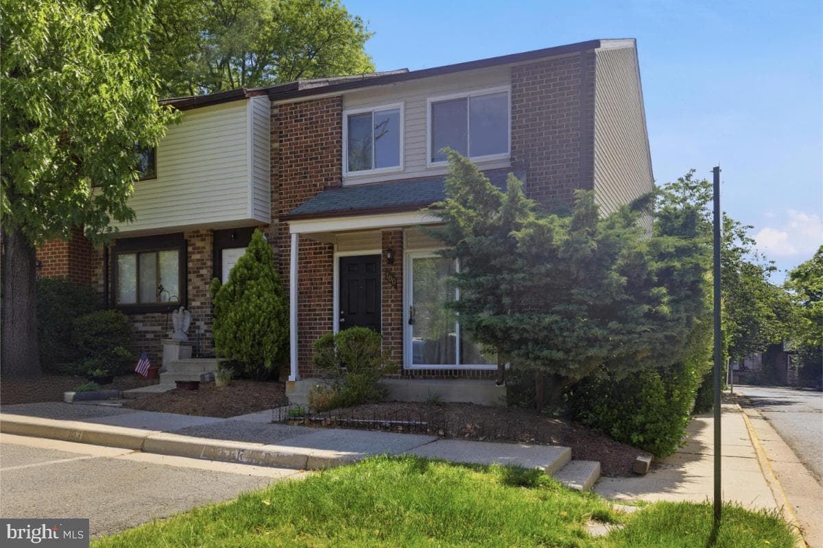 100 Marcum Court, Sterling