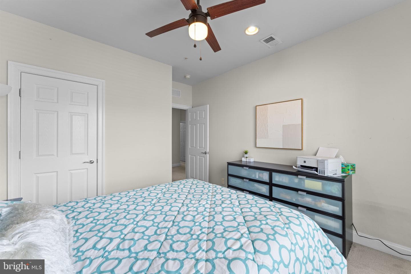 42831 Burrell Square photo 37