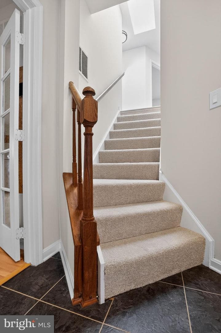 306 Lounsbury Court NE photo 22