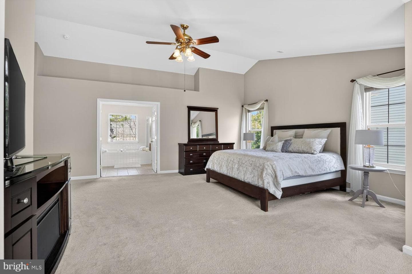 910 Rhonda Place SE photo 26