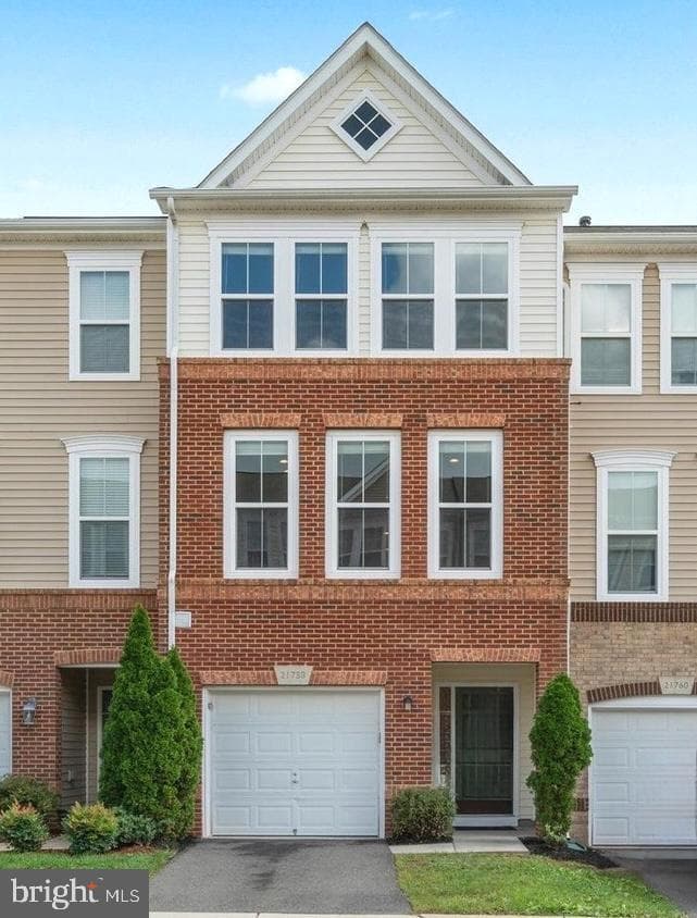 21758 Harroun Terrace photo 1