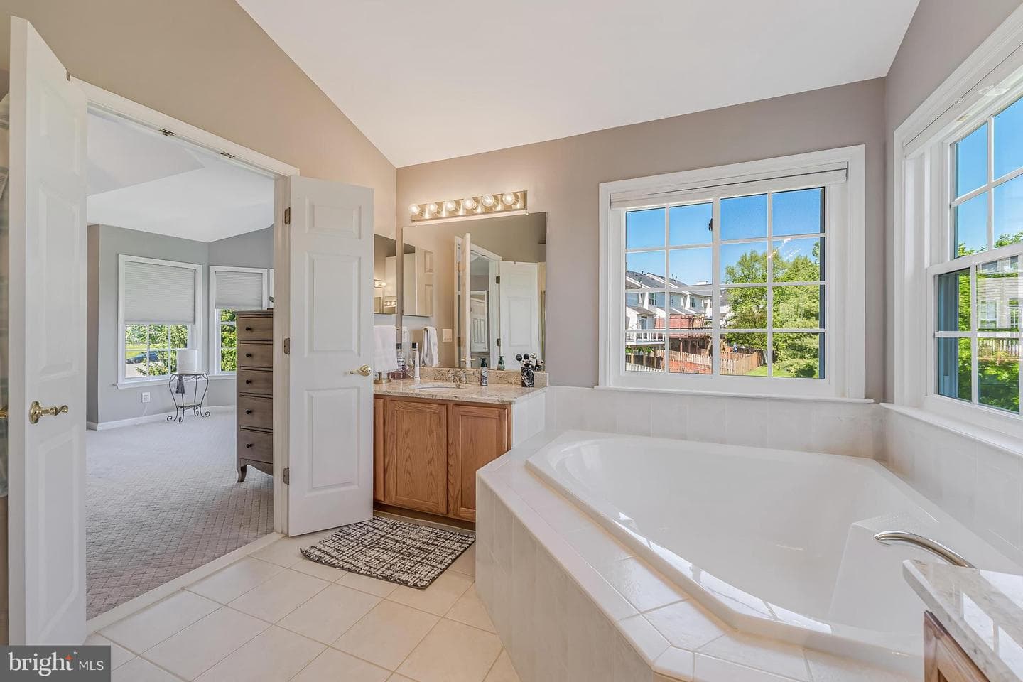 843 Revelstore Terrace NE photo 41