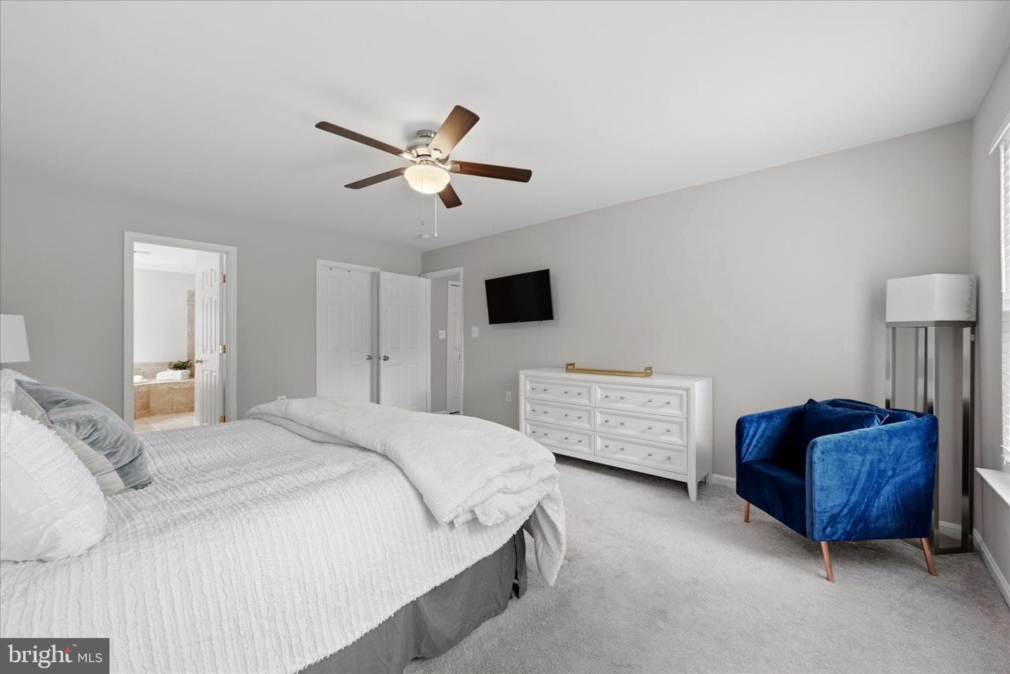 624 Newington Place NE photo 27