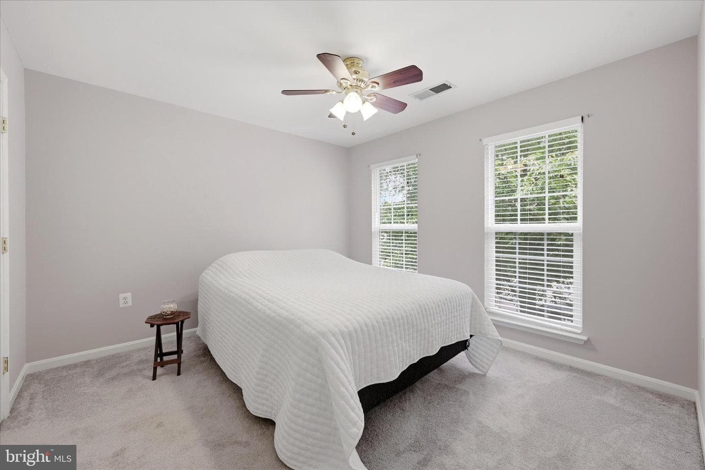 624 Newington Place NE photo 32