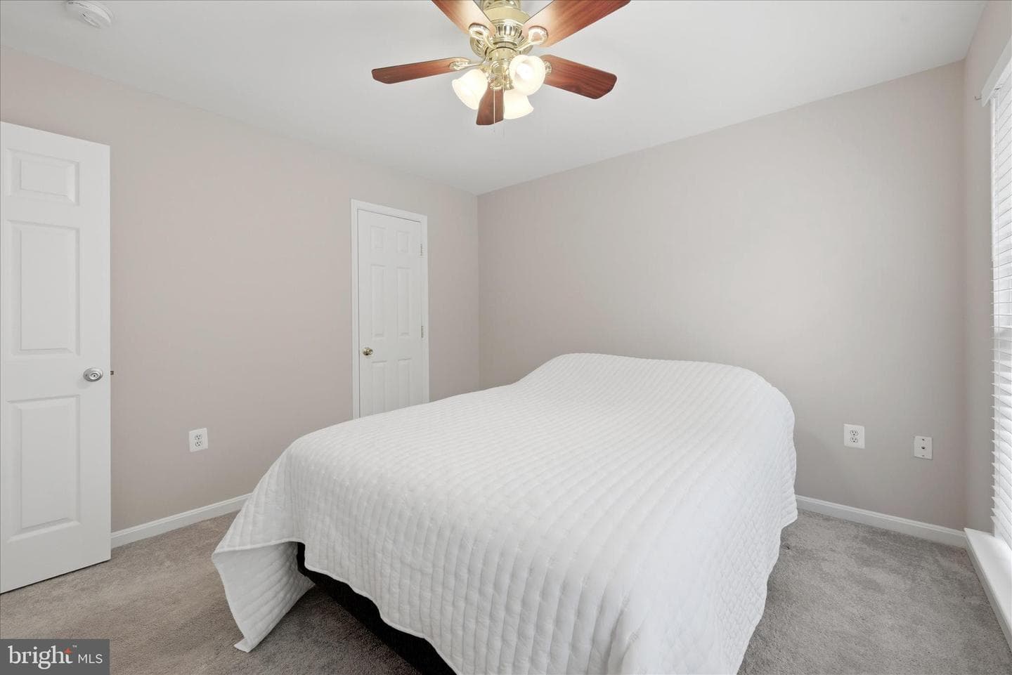 624 Newington Place NE photo 33
