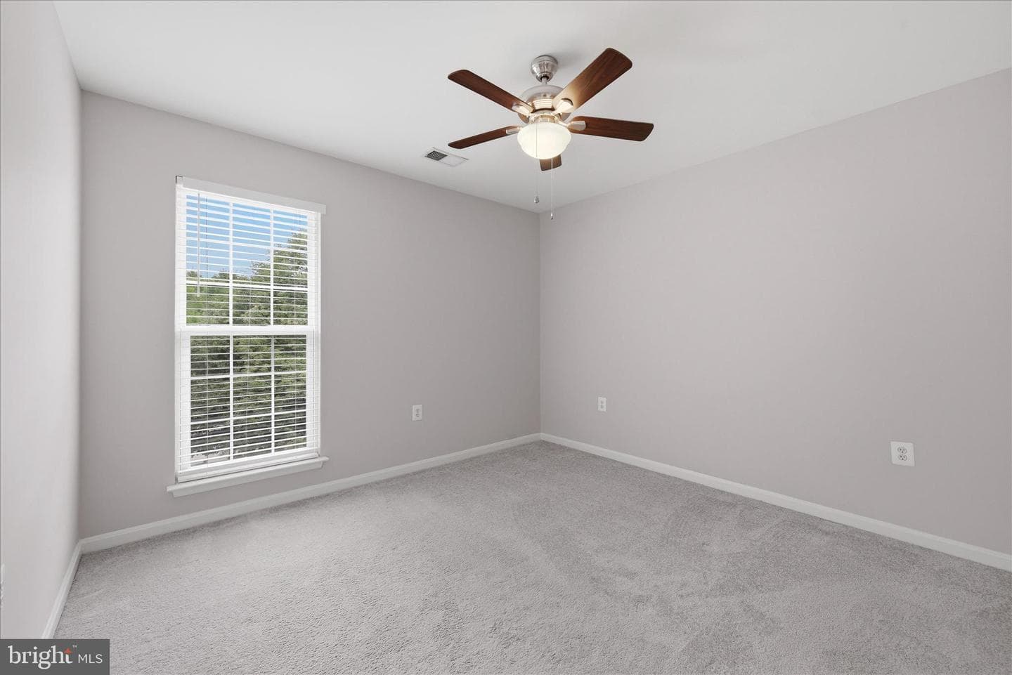 624 Newington Place NE photo 35