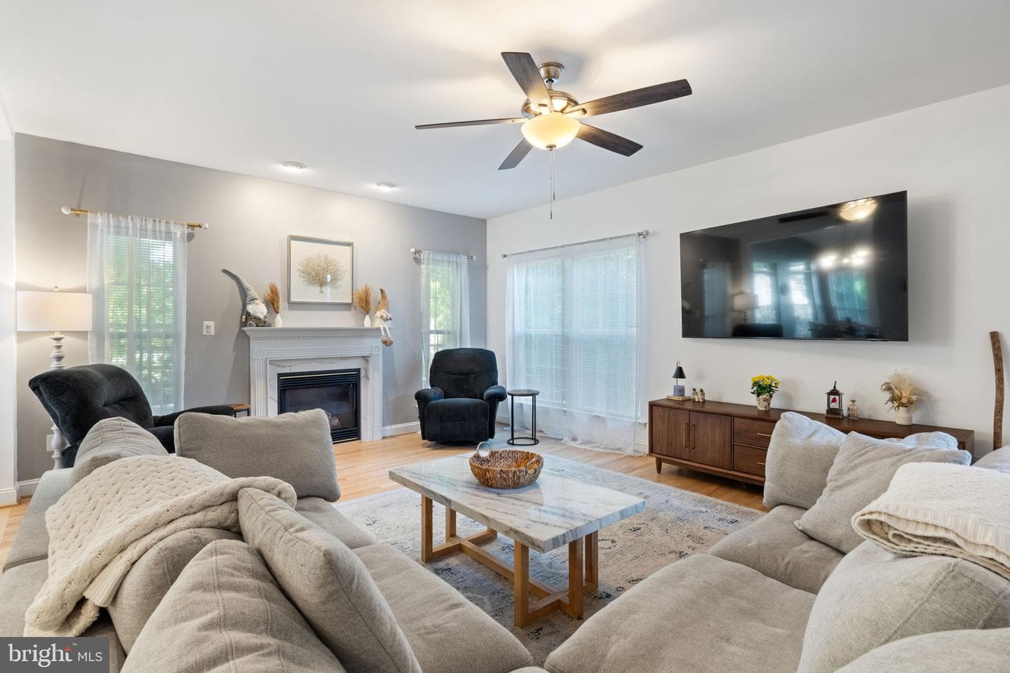 20893 Nerine Court photo 9