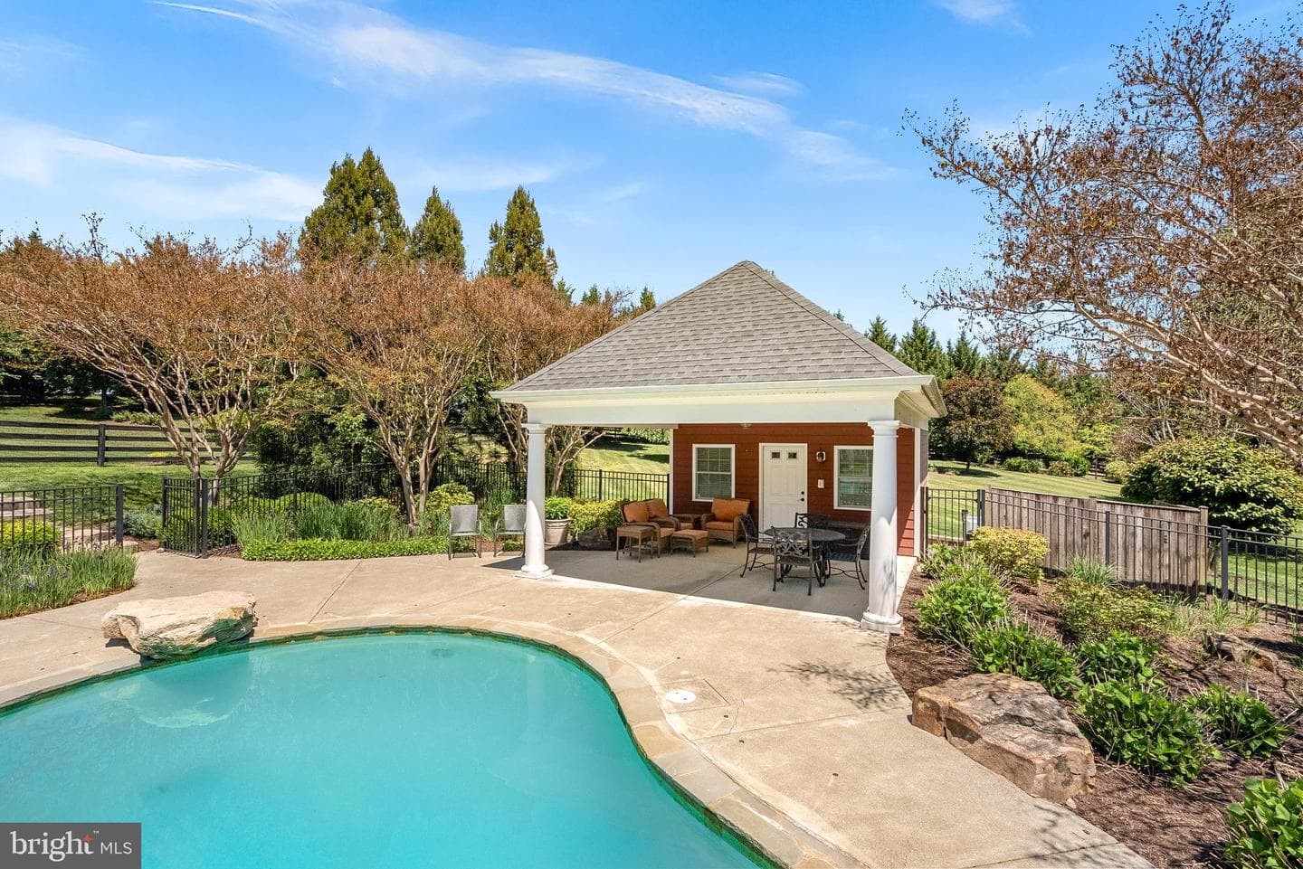 20319 Tanager Place photo 5