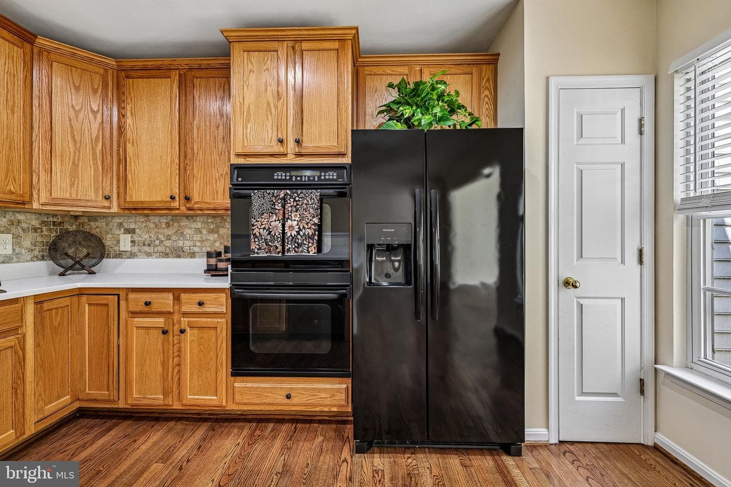 26071 Nimbleton Square photo 16