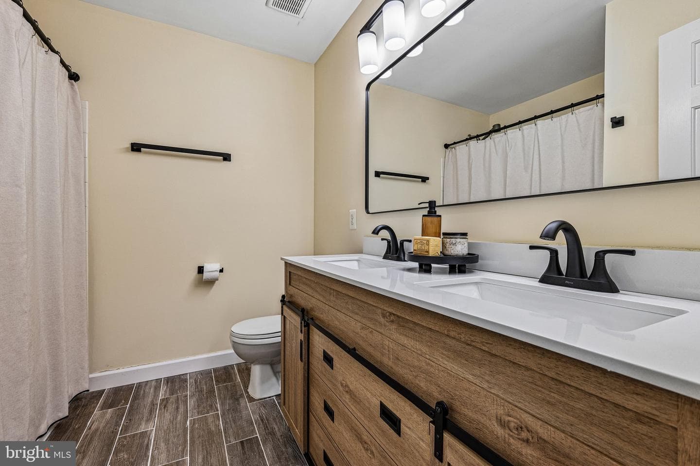 26071 Nimbleton Square photo 35