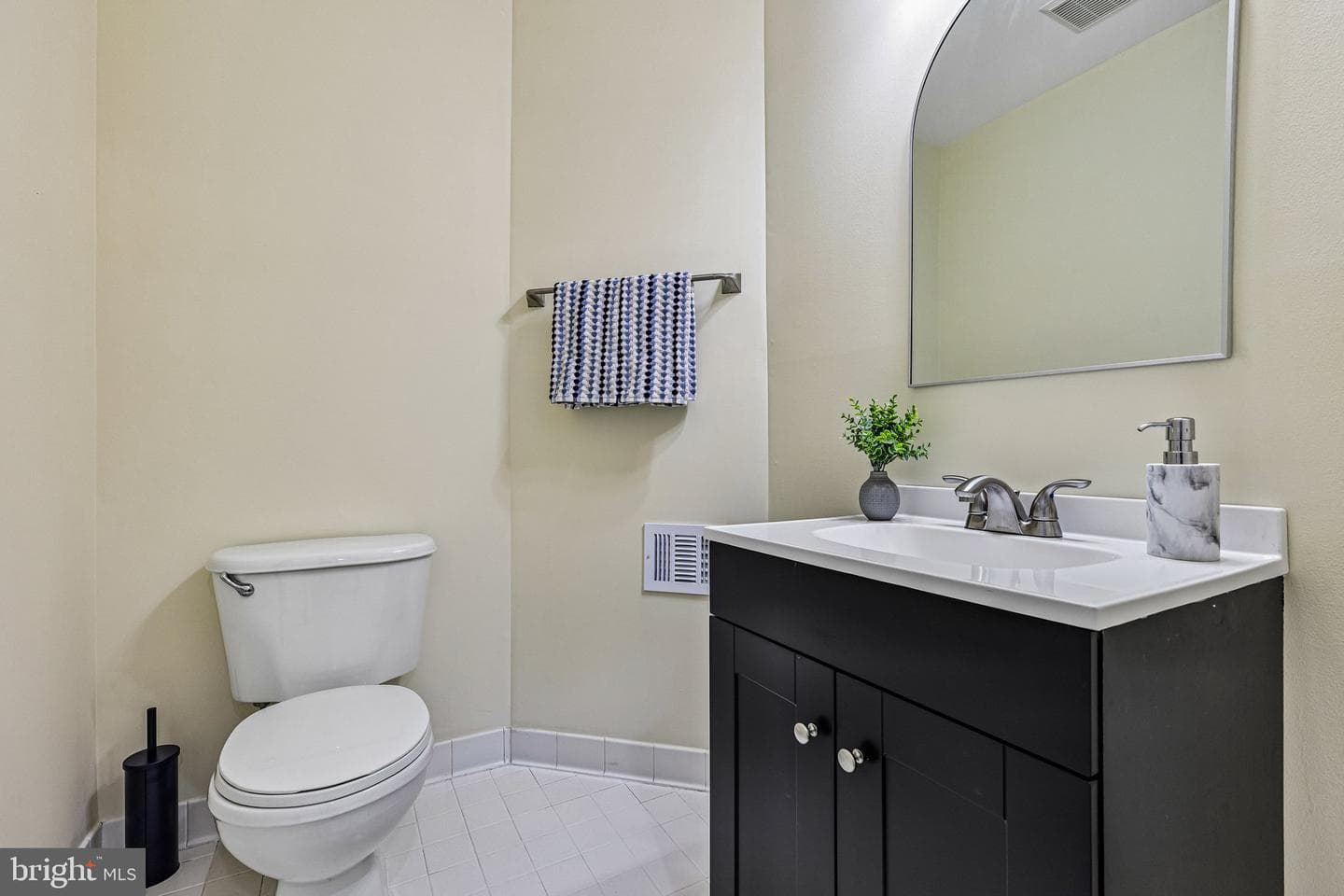 26071 Nimbleton Square photo 40