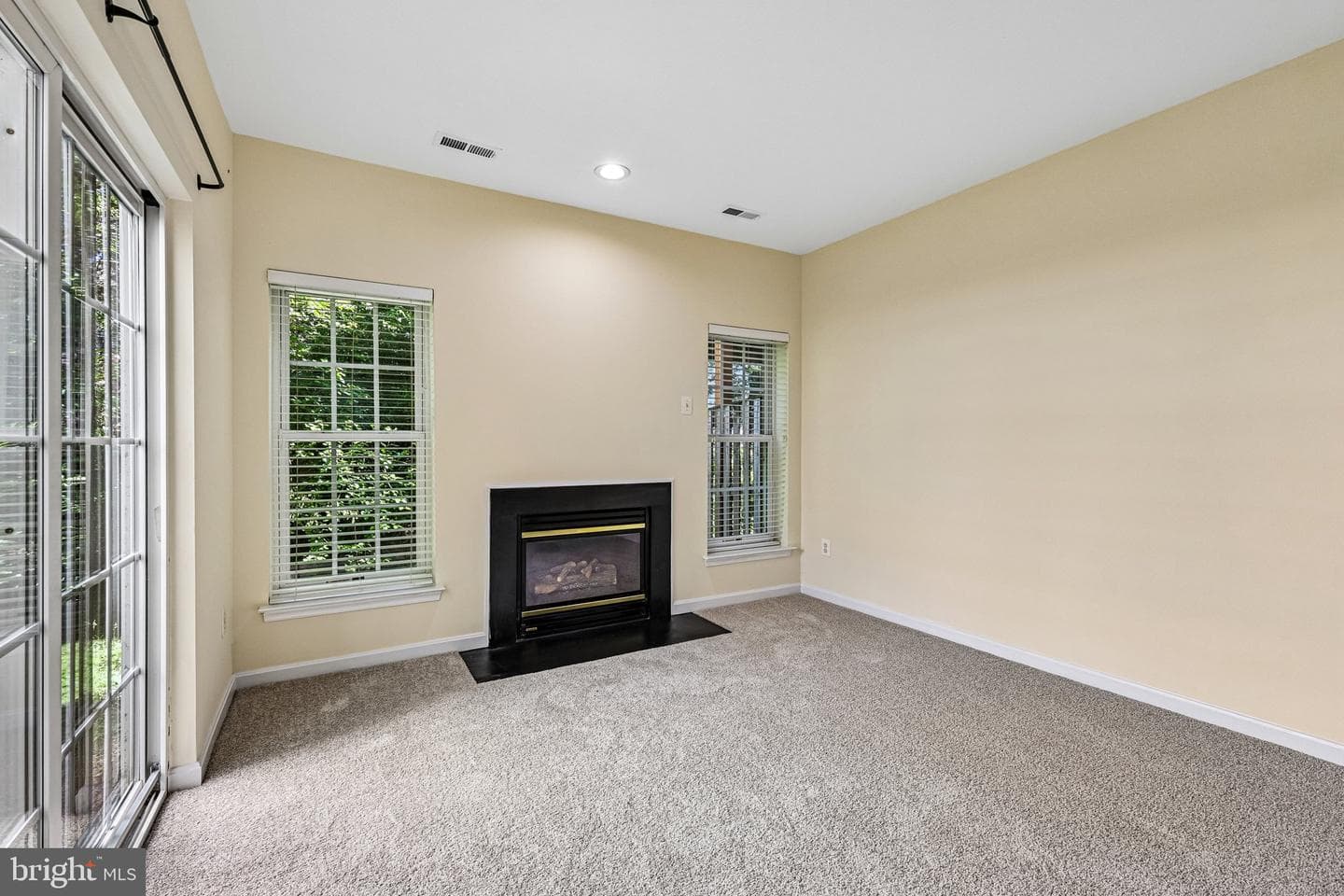 26071 Nimbleton Square photo 43