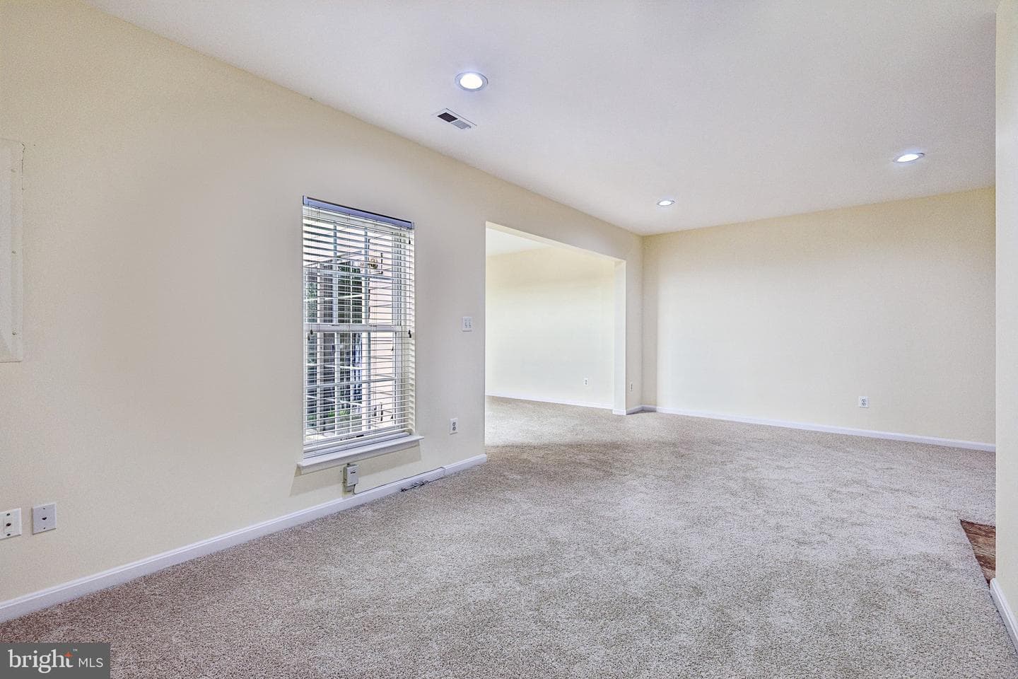 26071 Nimbleton Square photo 47