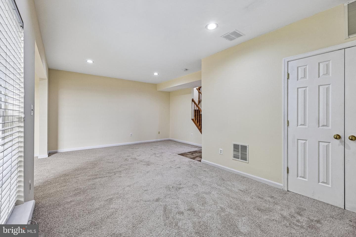 26071 Nimbleton Square photo 48