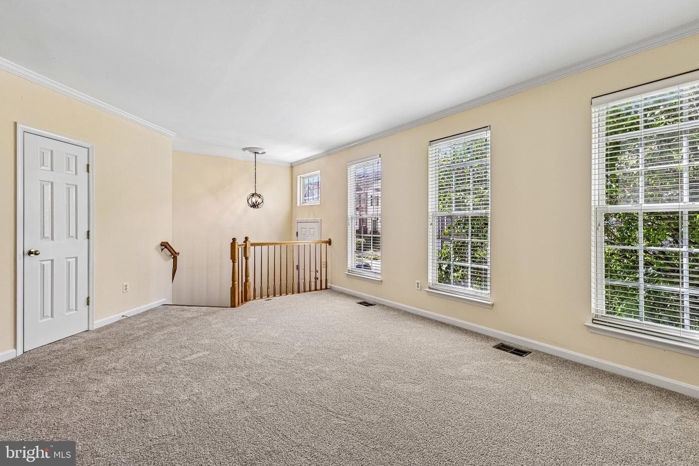 26071 Nimbleton Square photo 6