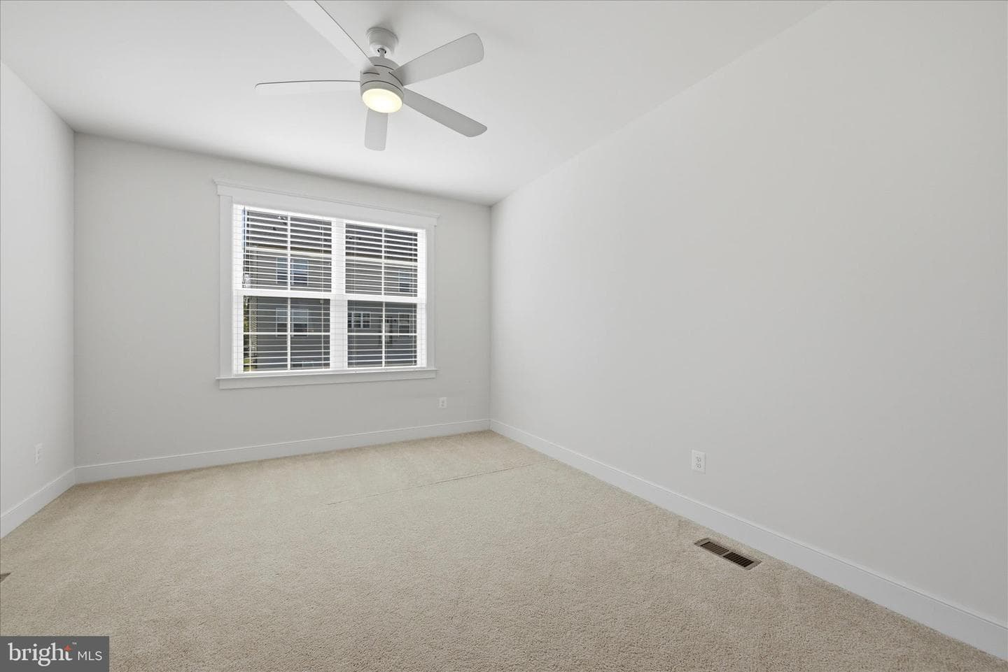 18003 Lake Front Circle photo 34