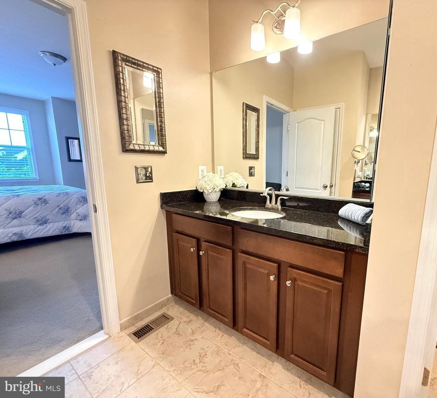 24619 Greysteel Square photo 32