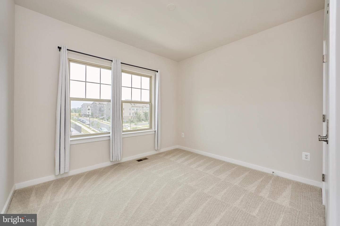 1035 Venifena Terrace SE photo 24