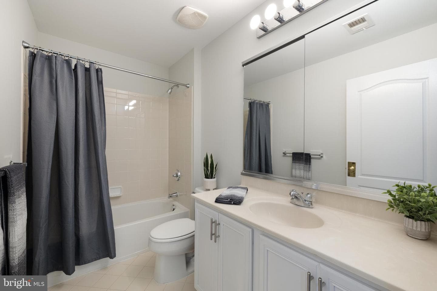 22829 Queensbridge Drive photo 37