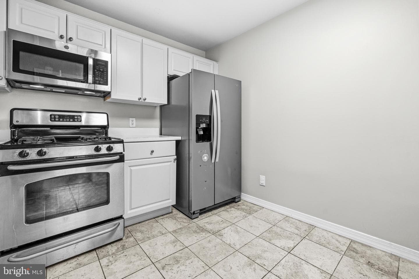 21843 Baldwin Square #301 photo 14