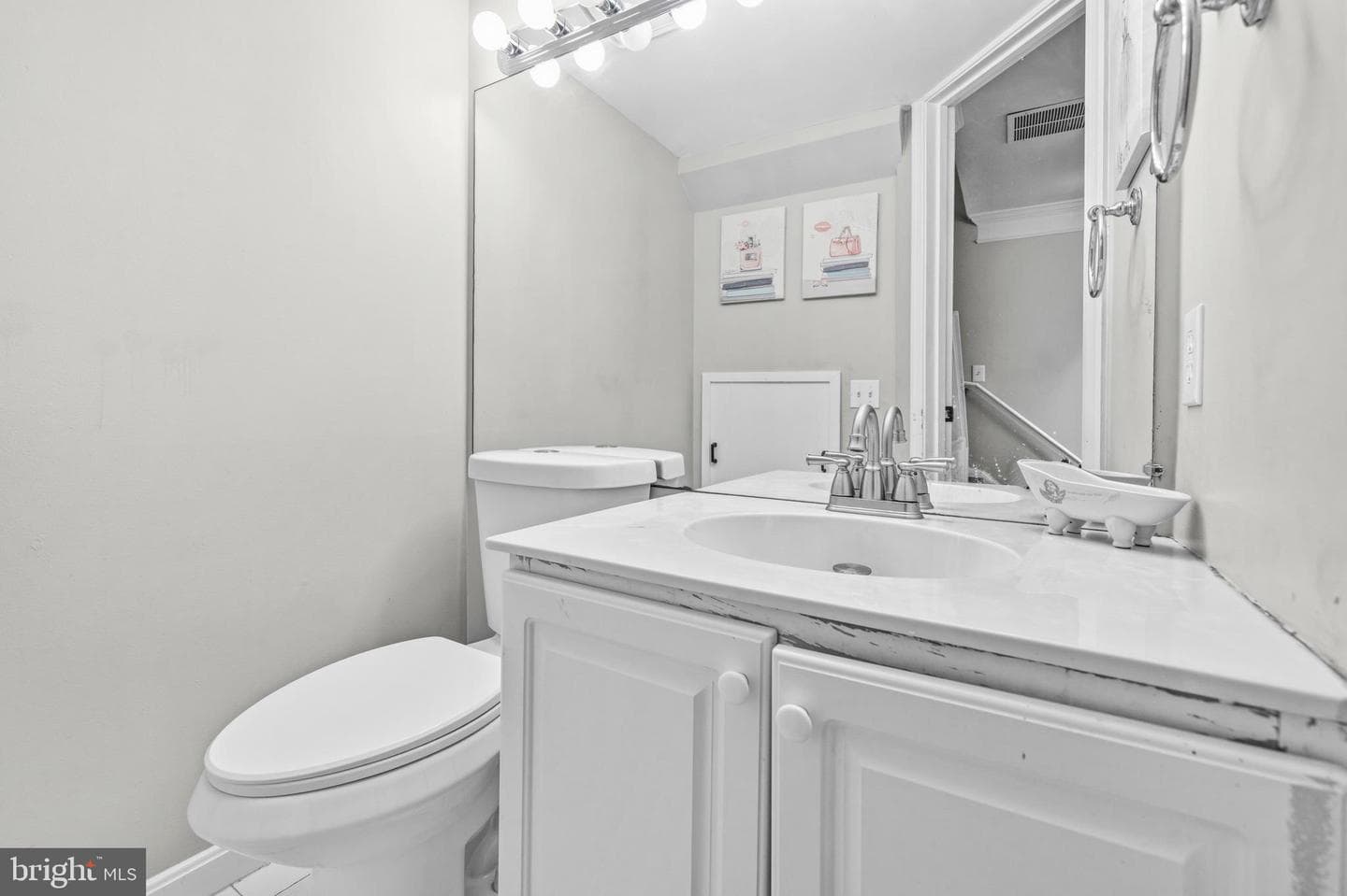 21843 Baldwin Square #301 photo 25